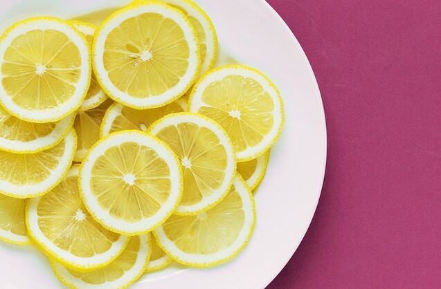 Limon, gücü uyaran C vitamini içerir. 